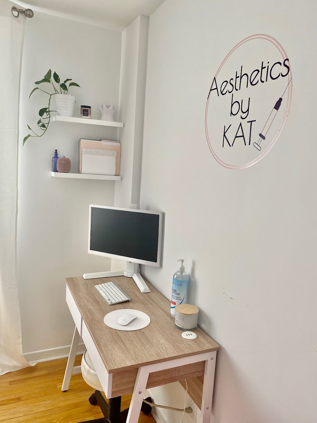 Aesthetics By Kat | 10 Hopedale Ct, Mississauga, ON L5M 2E9, Canada | Phone: (647) 785-3566