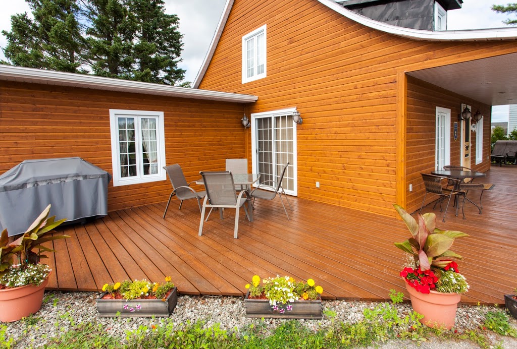 Maison Le Béluga | 3422 Chemin des Coudriers, LIsle-aux-Coudres, QC G0A 1X0, Canada | Phone: (418) 438-2515