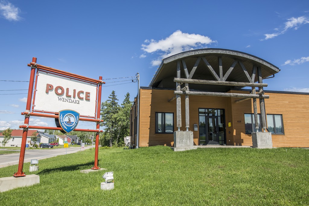 Wendake Police Service | 650 Rue Chef Max Gros-Louis, Wendake, QC G0A 4V0, Canada | Phone: (418) 843-5491