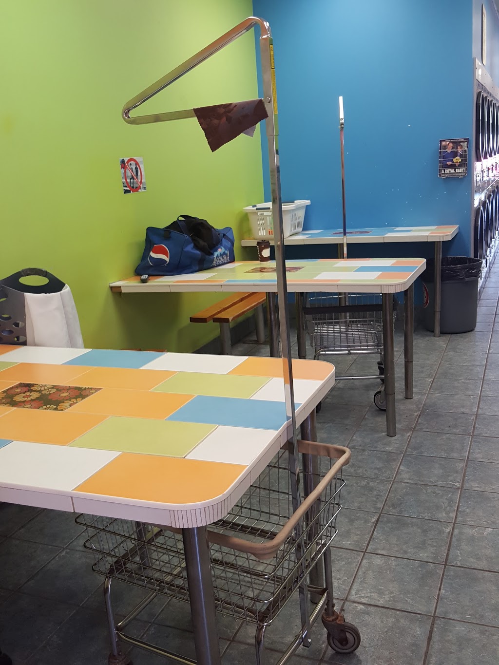 Southdown Coin Laundry (Open 24 hours) | 1375 Southdown Rd, Mississauga, ON L5J 2Z1, Canada | Phone: (647) 818-7864