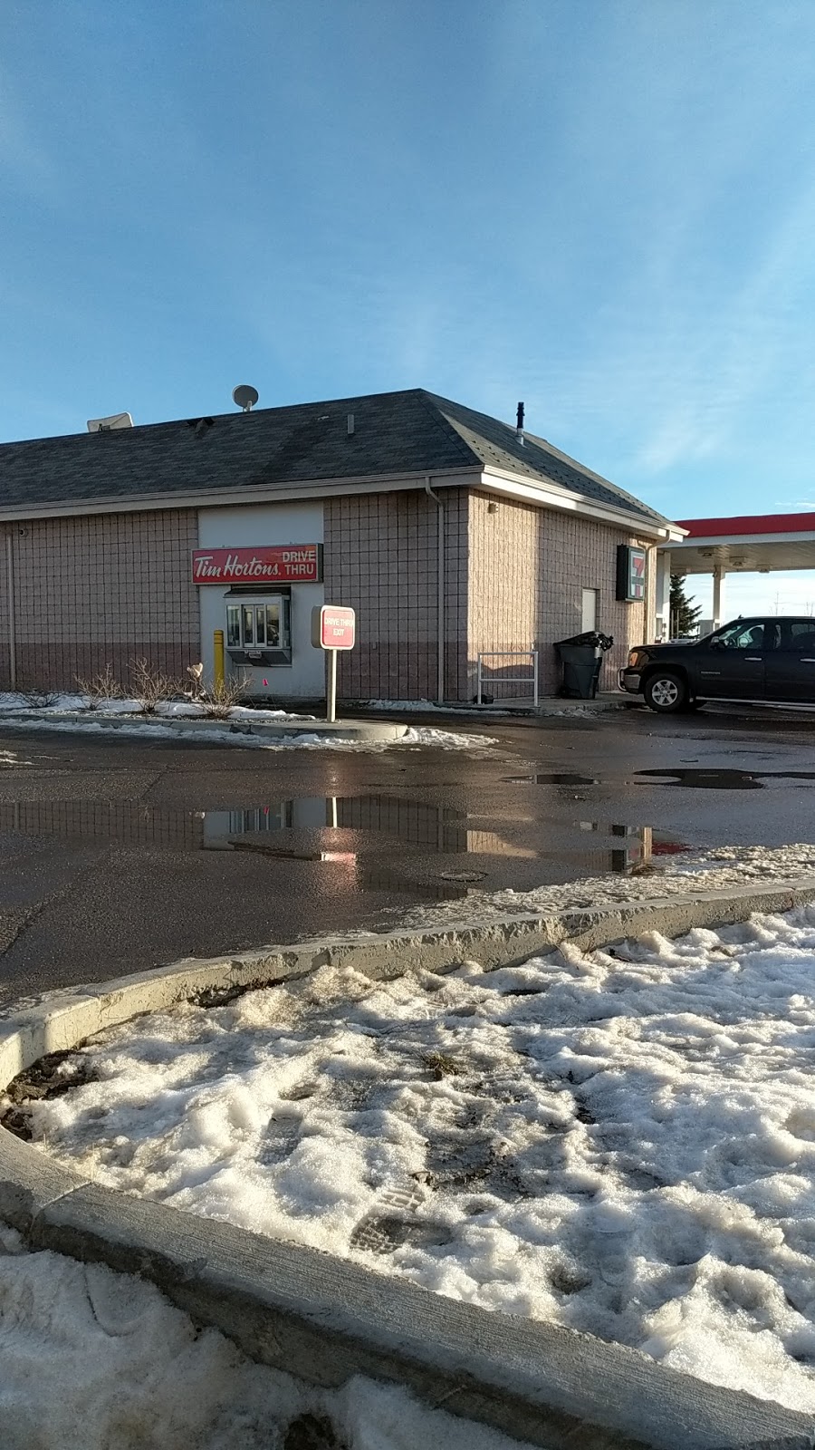 Tim Hortons | 283180 Range Rd, Unit 293, Crossfield, AB T0M 0S0, Canada | Phone: (403) 946-0490