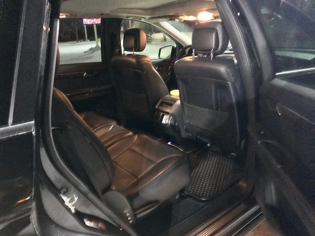 Rainbow Limousine Winnipeg | 1302 Leila Ave, Winnipeg, MB R2P 1J7, Canada | Phone: (204) 960-6662