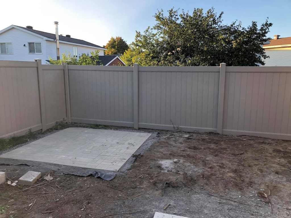 Jons Fencing | 2221 Watercolours Way, Nepean, ON K2J 5J8, Canada | Phone: (613) 801-8038