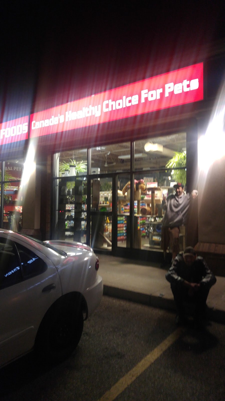 Global Pet Foods | 715 Wellington St W, Guelph, ON N1H 8L8, Canada | Phone: (519) 265-8966