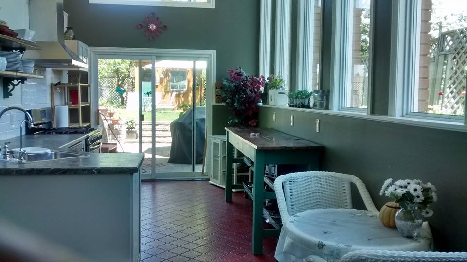 Three Wishes B&B | 48 Steel St, Barrie, ON L4M 2E7, Canada | Phone: (705) 252-0666