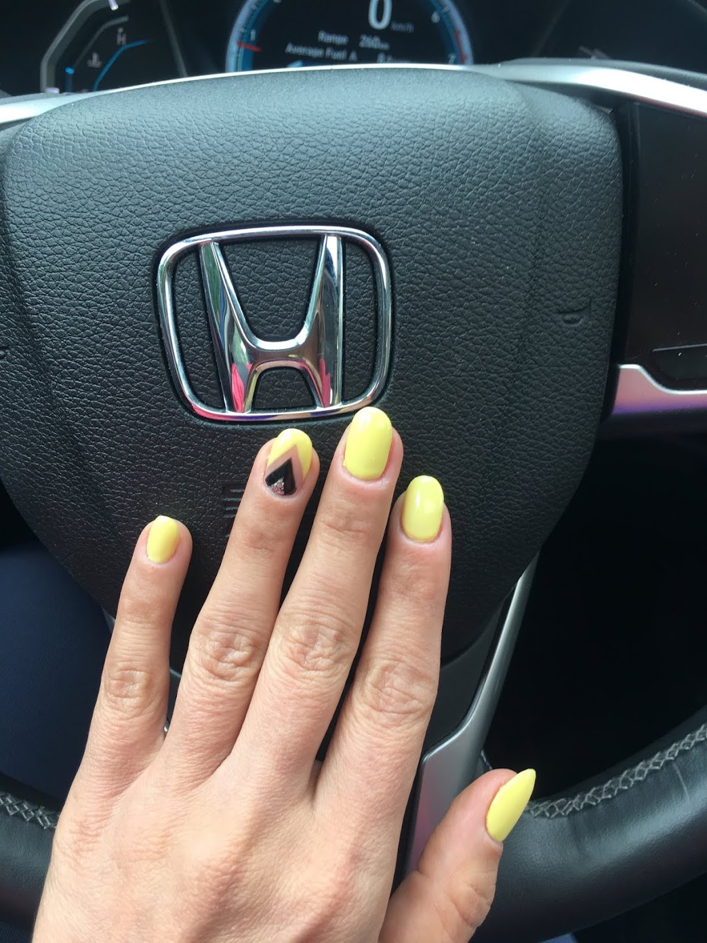 A Nails | 3003 Centre St NW, Calgary, AB T2E 2X2, Canada | Phone: (403) 286-7085