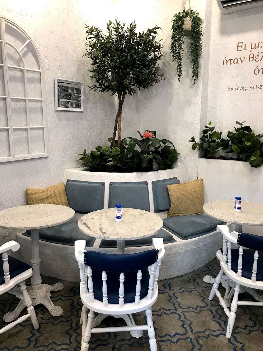 Gyro Boutique | 6112 Av de Monkland, Montréal, QC H4A 1H4, Canada | Phone: (514) 483-4976