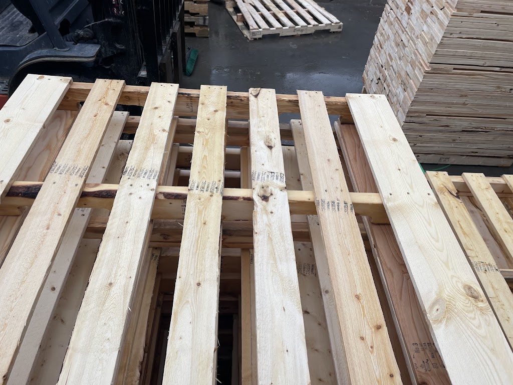 M&M Quality Pallet Ltd | 4425 No. 3 Rd, Chilliwack, BC V2R 5E8, Canada | Phone: (778) 636-3992