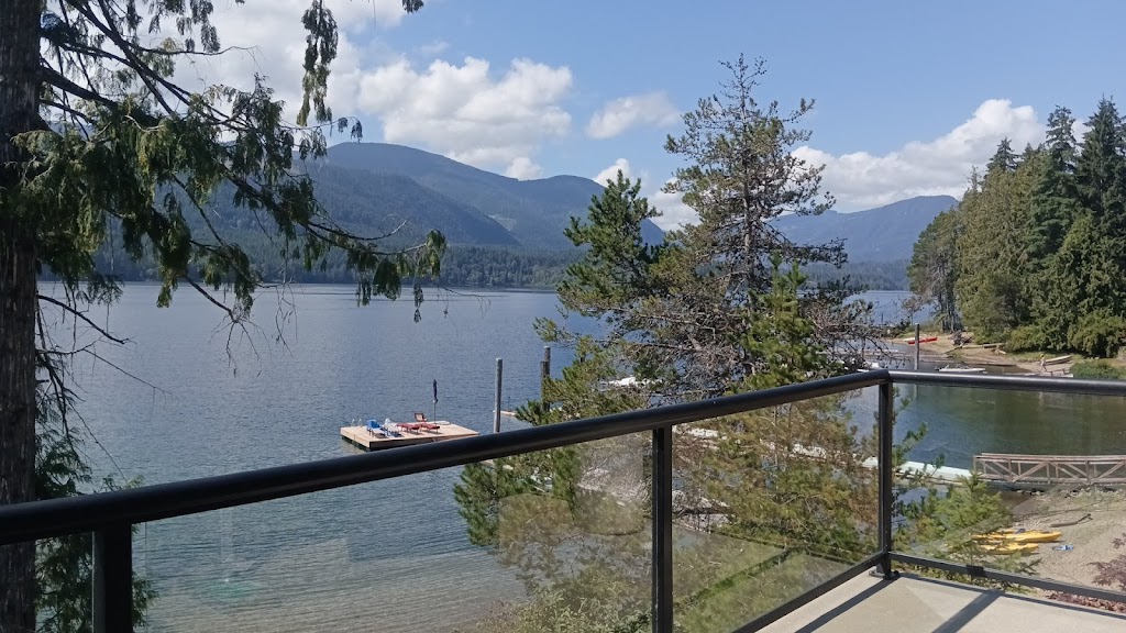 Suite Sproat Lake | 8728 Stirling Arm Dr, Port Alberni, BC V9Y 9E2, Canada | Phone: (250) 724-7922