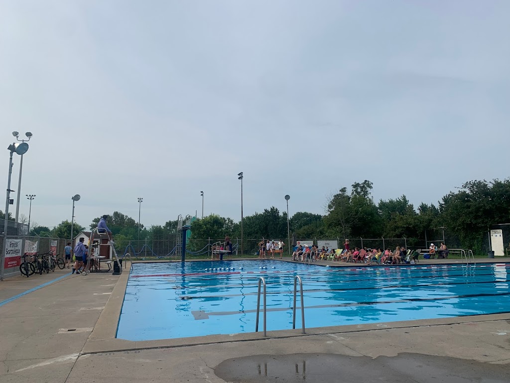 Beacon Hill Pool | 110 Rue Harwood Gate, Beaconsfield, QC H9W 3A3, Canada | Phone: (514) 697-3461