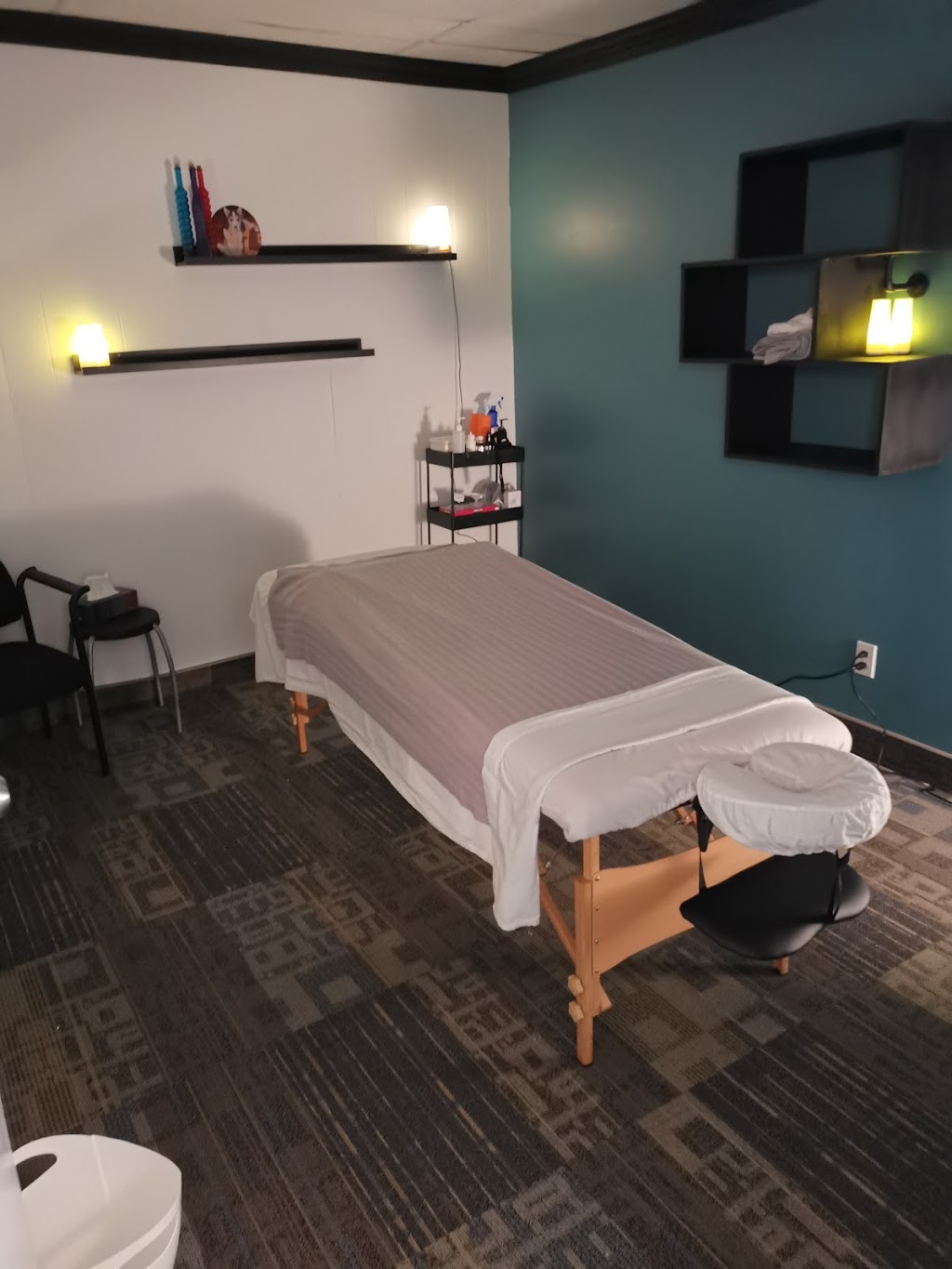 River City Massage - Darris Gross RMT | 301 Nassau St N Unit LL05, Winnipeg, MB R3L 2J5, Canada | Phone: (431) 800-4949