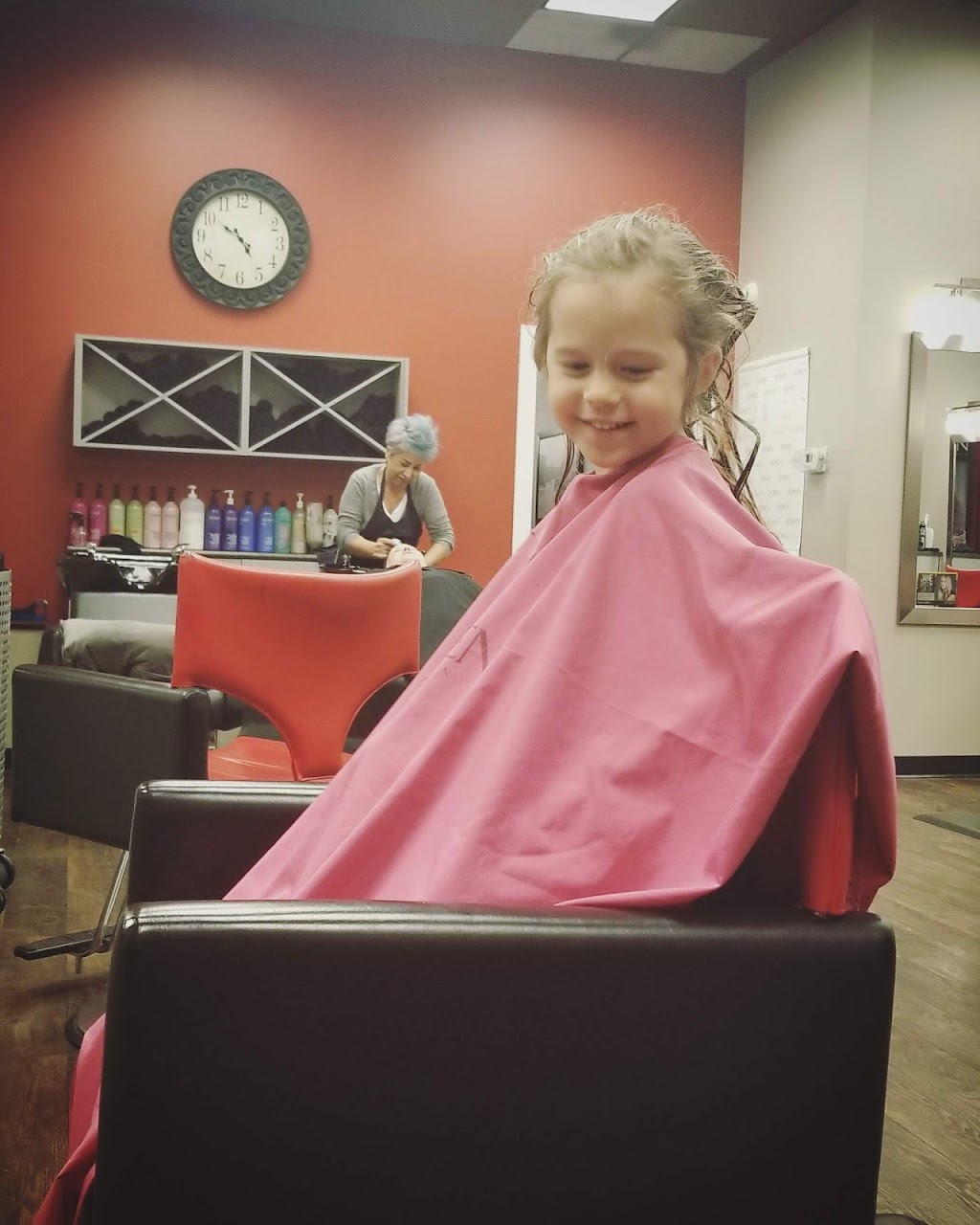 Headlox Hair Studio | 5725 Vedder Rd, Chilliwack, BC V2R 3N4, Canada | Phone: (604) 858-8009