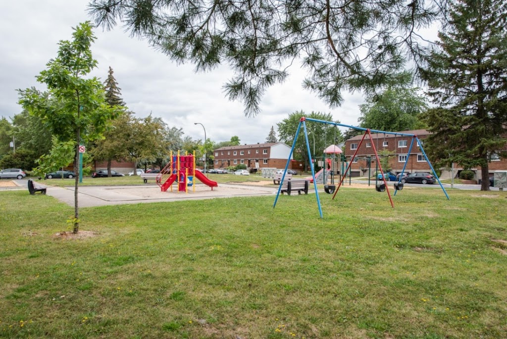 Fairgreen Acres | 880 Rue Legault, Greenfield Park, QC J4V 3C6, Canada | Phone: (450) 676-9807