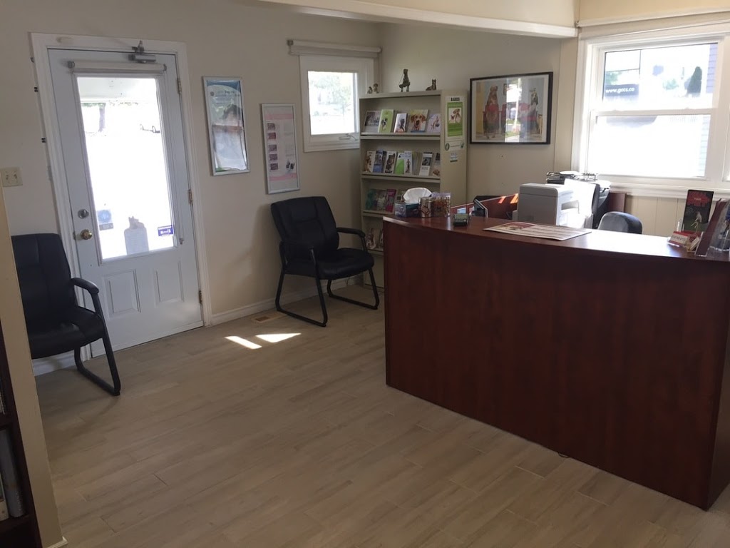 Montreal Road Animal Hospital | 1700 Montreal Rd, Gloucester, ON K1J 6N5, Canada | Phone: (613) 842-9441