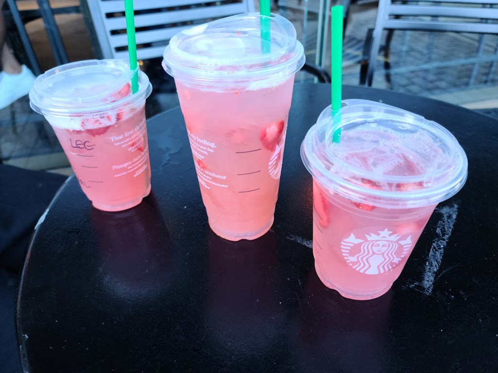Starbucks | 5875 Falls Ave, Niagara Falls, ON L2G 3K7, Canada | Phone: (905) 374-4444