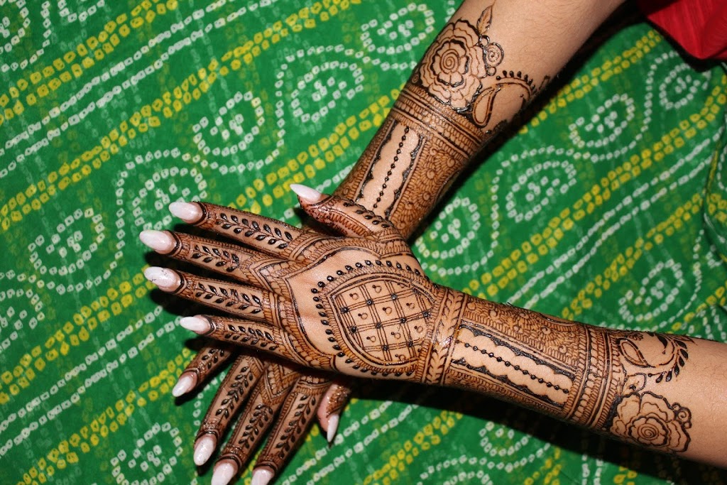 Maple Henna Art - Tattoo henné Montréal | 196 Av. Radisson, Pointe-Claire, QC H9R 5T9, Canada | Phone: (438) 921-7385