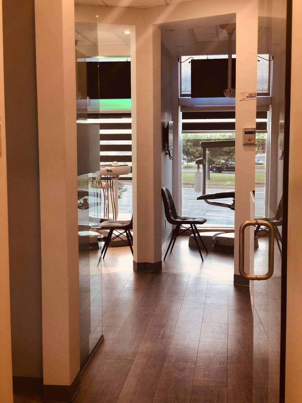 Clinique Dentaire Soleil - Brossard | 7801 Bd Taschereau #2, Brossard, QC J4Y 1A3, Canada | Phone: (450) 926-2622