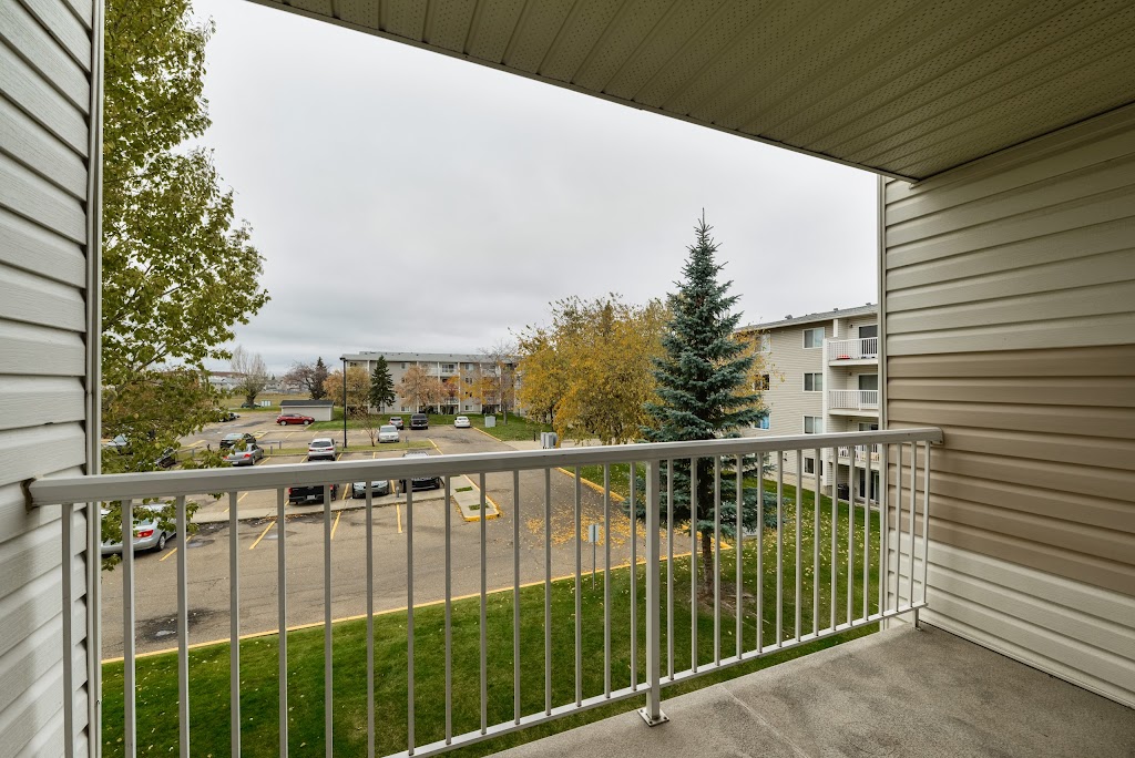 Camelot | 3431 139 Ave NW, Edmonton, AB T5Y 1Z5, Canada | Phone: (587) 416-9245