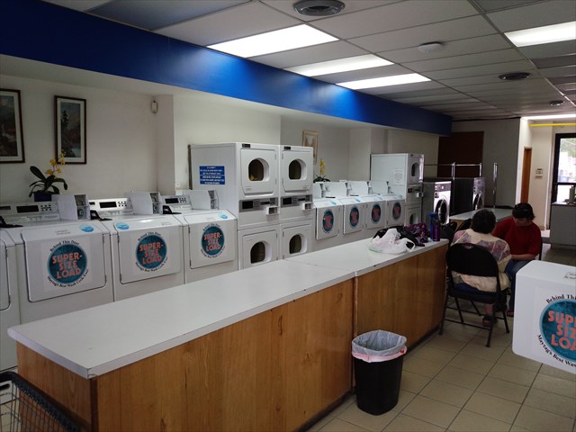 Tip Top Coin Laundry | 298 St Annes Rd, Winnipeg, MB R2M 4Z5, Canada | Phone: (204) 256-5144