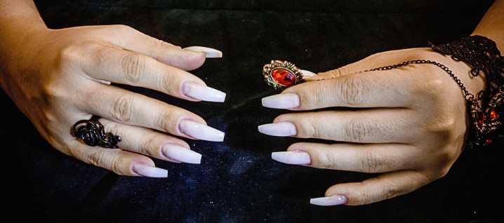 Corrines Beauty Salon | 8-2155 Airport Dr, Saskatoon, SK S7L 6M5, Canada | Phone: (306) 979-1131