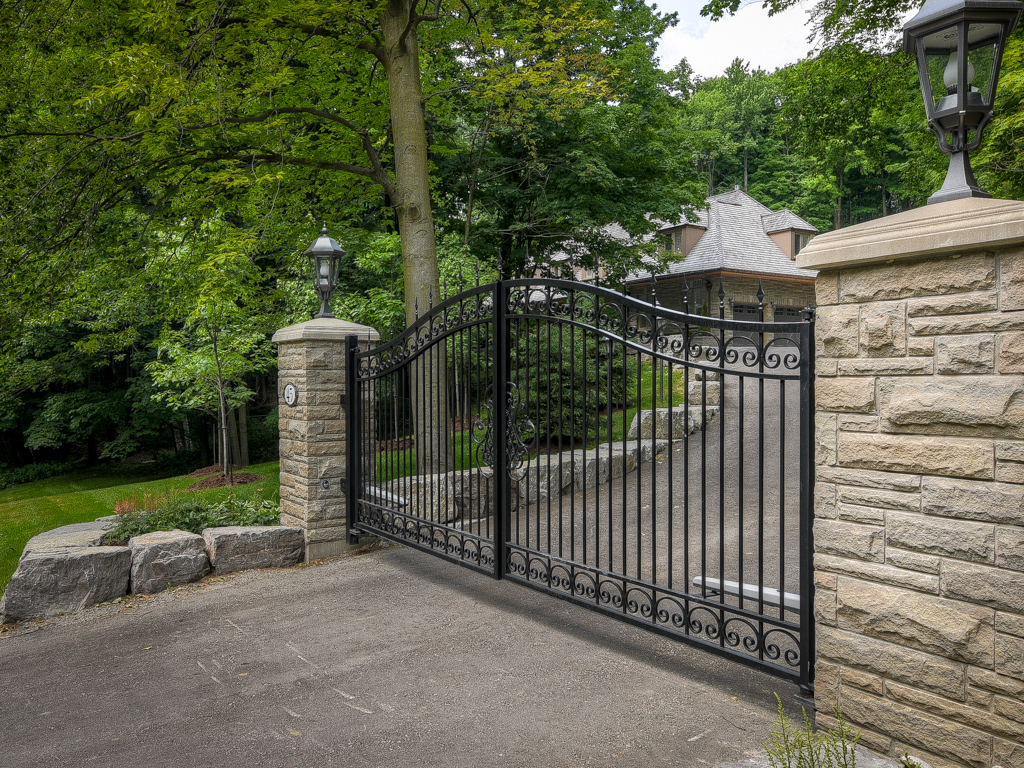Kate Carcone Real Estate Broker | 117 Wellington St E, Aurora, ON L4G 1H9, Canada | Phone: (416) 275-0559