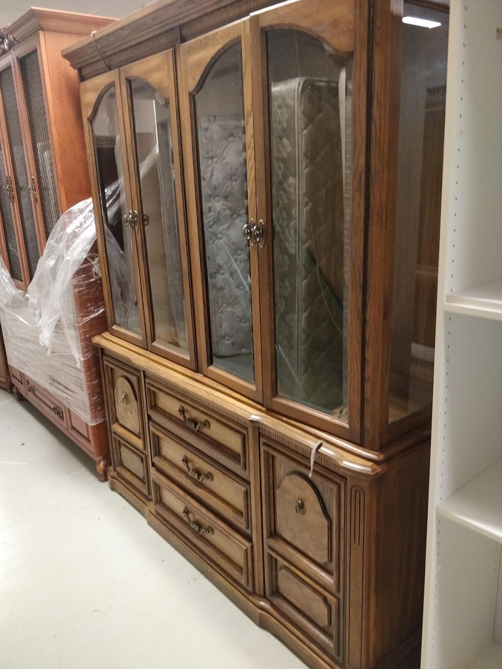 JRCC Furniture Depot | 1416 Centre St Unit 6, Thornhill, ON L4J 8A1, Canada | Phone: (416) 222-7105
