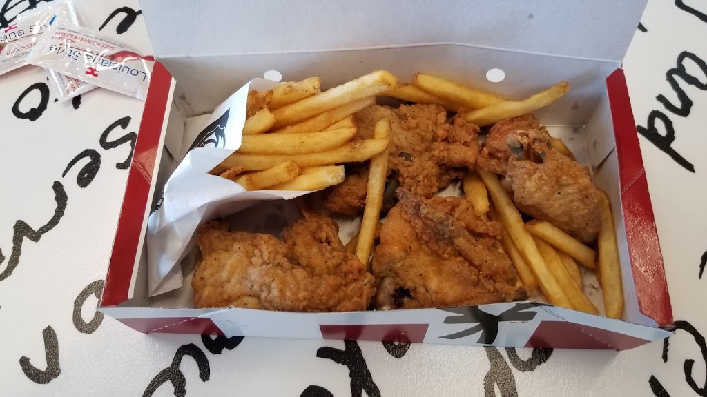 KFC | 6055 Creditview Rd, Mississauga, ON L5M 2B5, Canada | Phone: (905) 247-0944