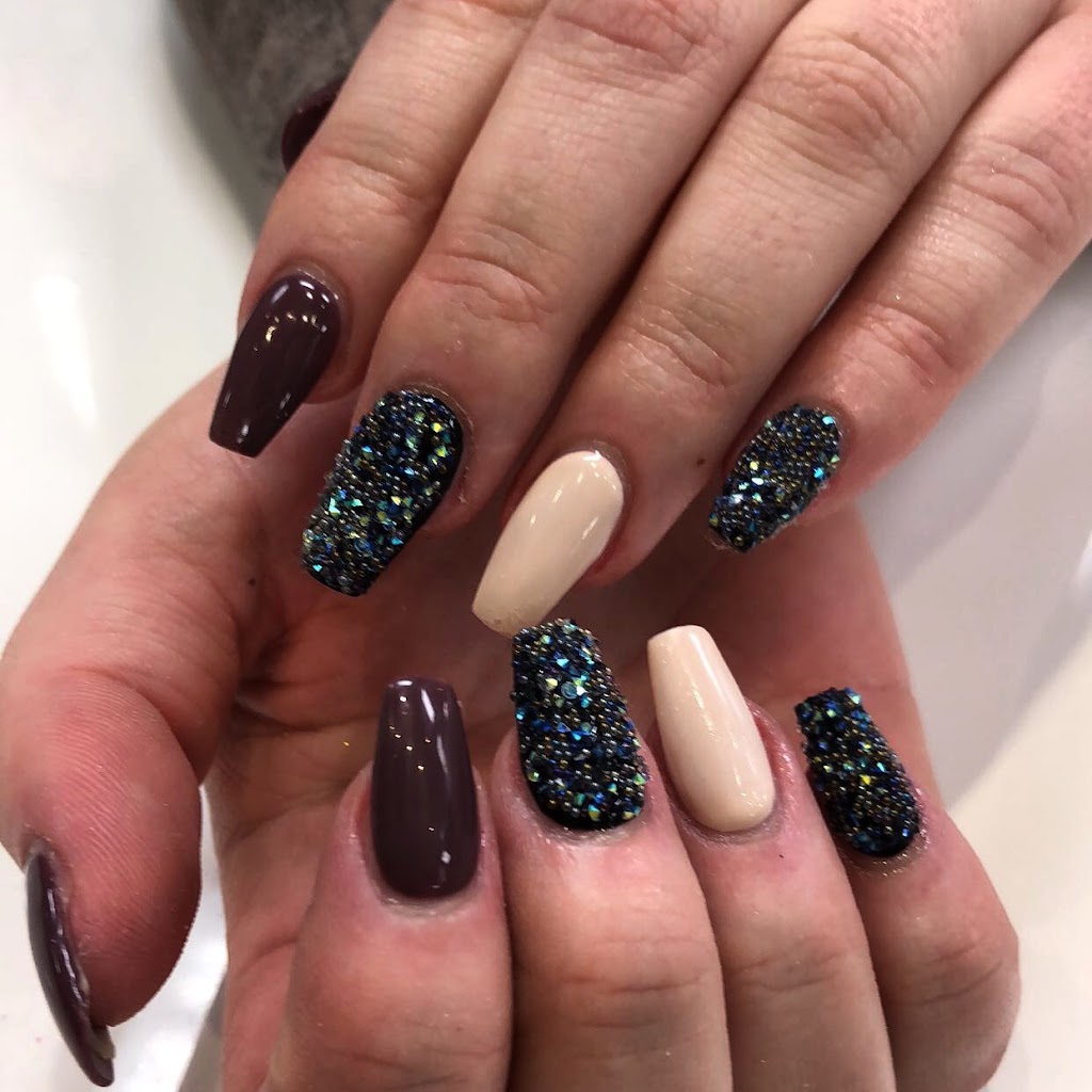QD Nails & Spa | 1818 Renfrew St, Vancouver, BC V5M 3H9, Canada | Phone: (778) 321-4526