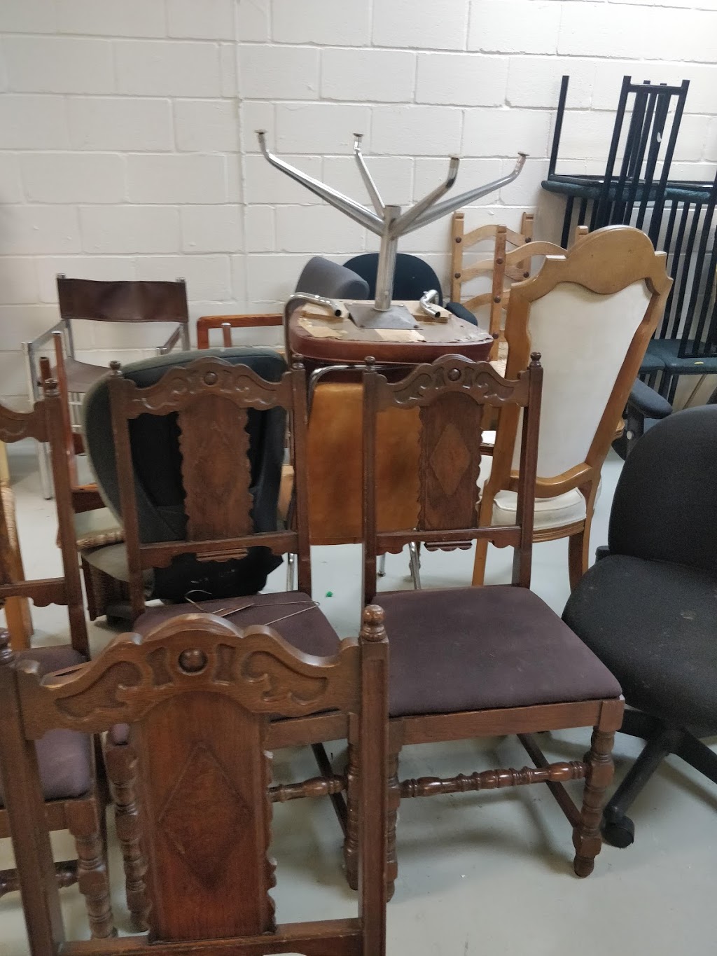 JRCC Furniture Depot | 1416 Centre St Unit 6, Thornhill, ON L4J 8A1, Canada | Phone: (416) 222-7105