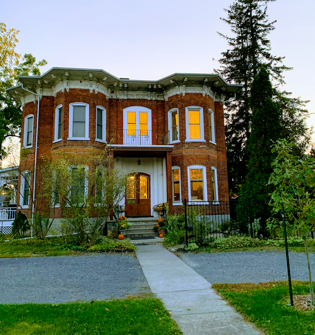 Hearth & Haven Real Estate, Suzanne White Real Estate Broker | Mc Farland building, 6 Talbot St #4, Picton, ON K0K 2T0, Canada | Phone: (613) 921-0481