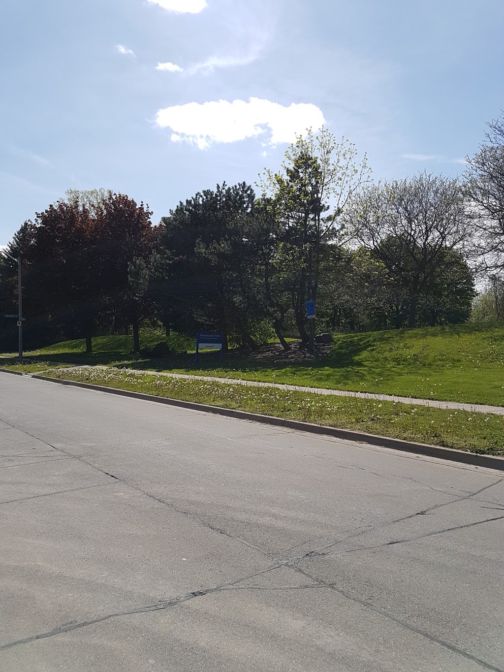Pinemeadow Park | 3171 Pinemeadow Dr, Burlington, ON L7M 2Z6, Canada | Phone: (905) 335-7738