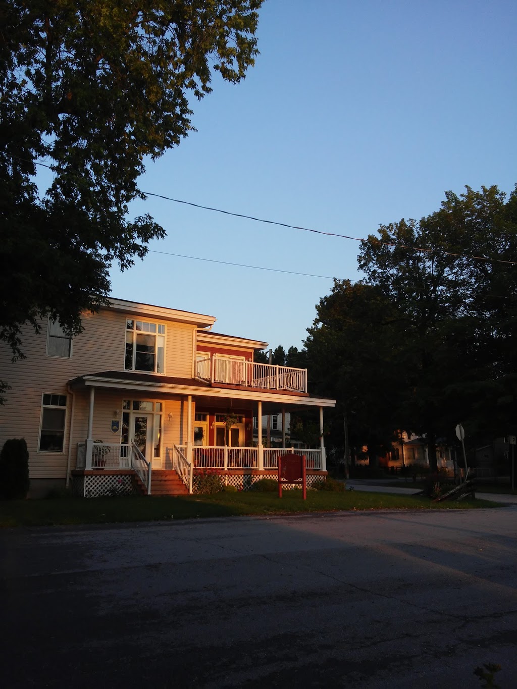 Bergelac (Le) | 250 Avenue Champlain, Philipsburg, QC J0J 1N0, Canada | Phone: (450) 248-1187