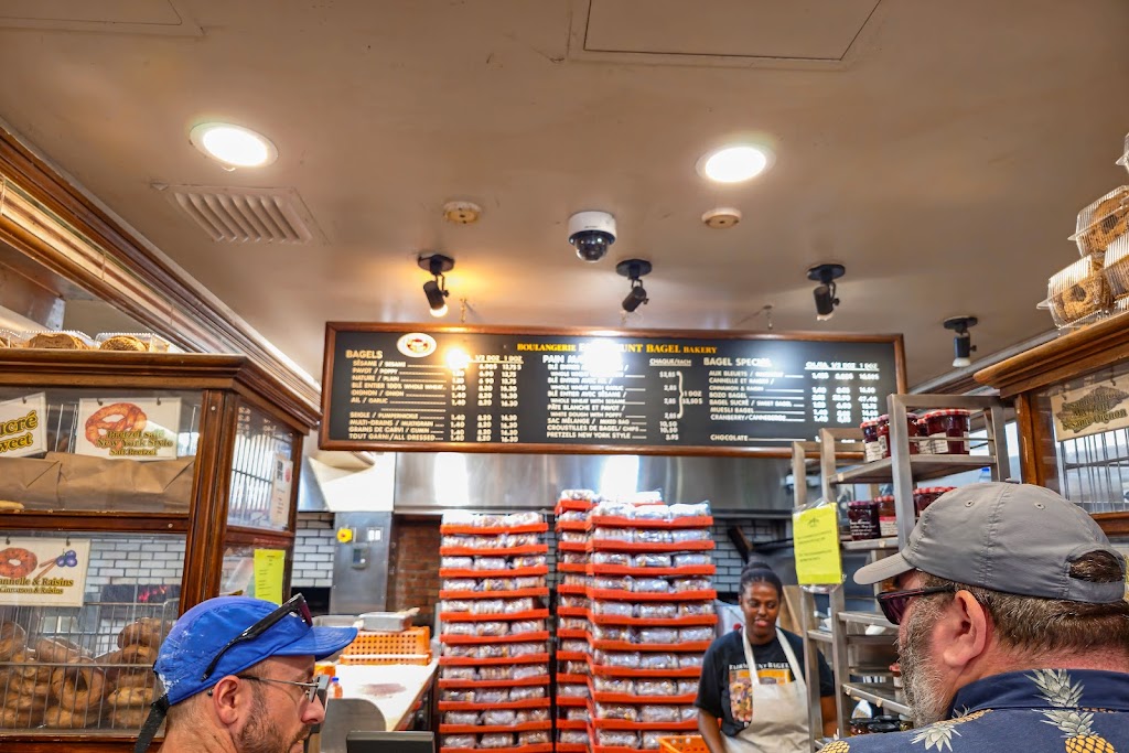 Fairmount Bagel | 74 Av. Fairmount O, Montréal, QC H2T 2M2, Canada | Phone: (514) 272-0667