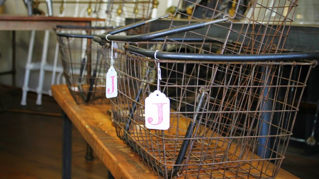 JoJos Place | 16020 River Rd, Richmond, BC V6V 1L6, Canada | Phone: (604) 653-8503