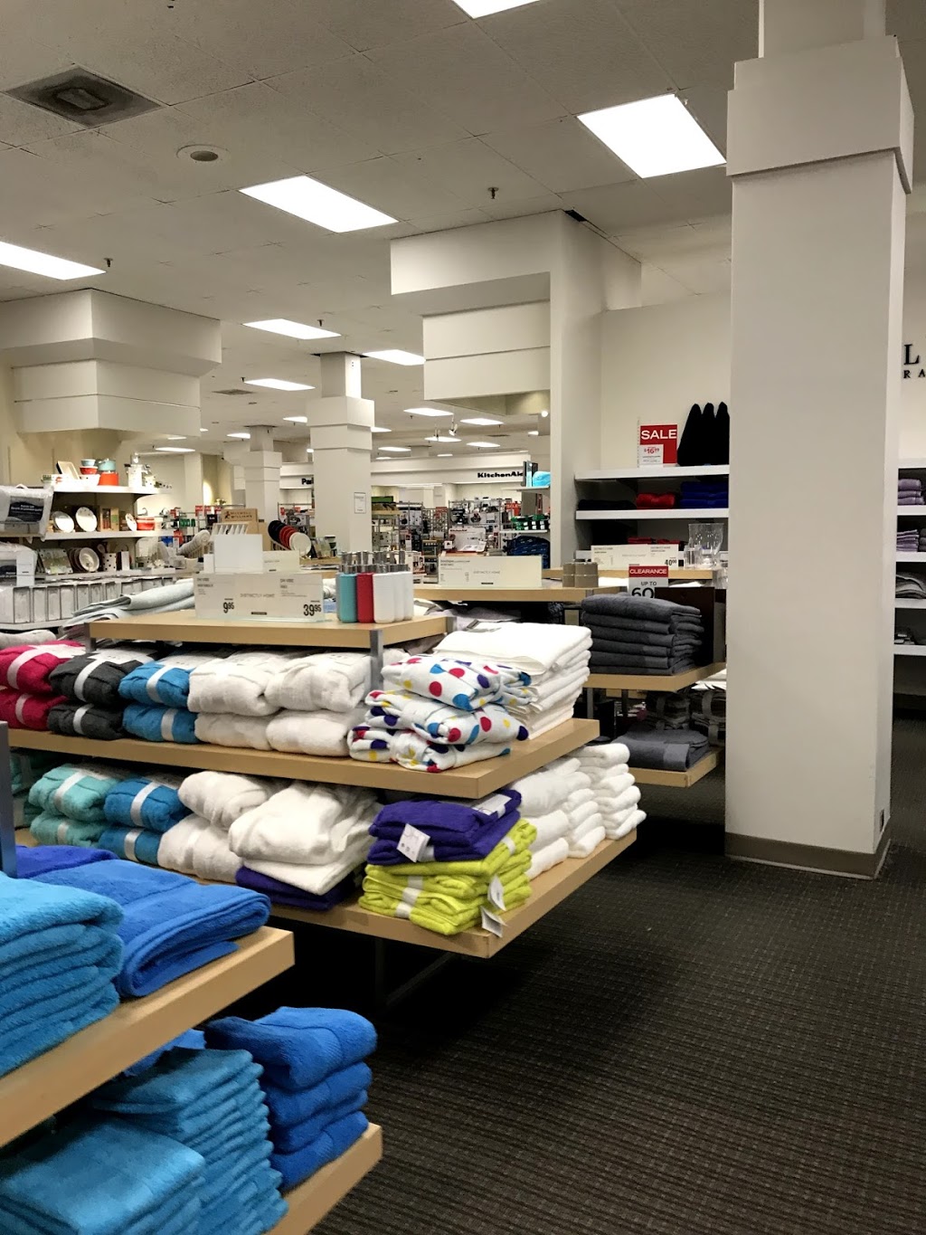 Hudsons Bay | 419 King St W, Oshawa, ON L1J 4X3, Canada | Phone: (905) 571-1211