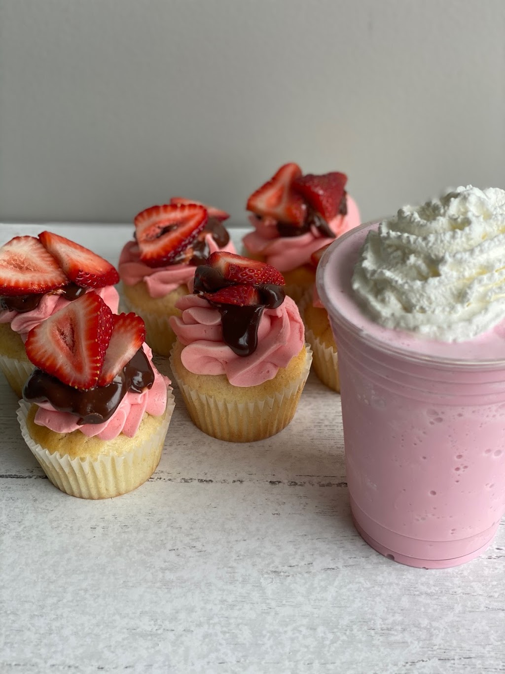 Todays Sweet Cakery | 6600 50 Ave Bay 3, Stettler, AB T0C 2L2, Canada | Phone: (403) 743-0467