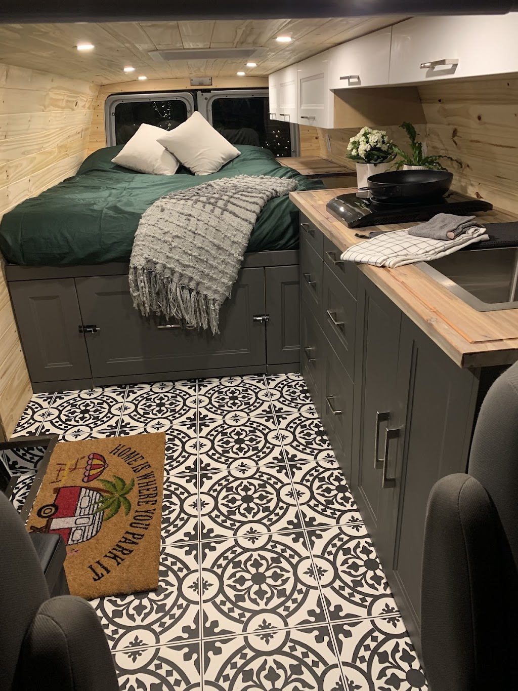 Q Campervans | 2226 St Johns St, Port Moody, BC V3H 2Y9, Canada | Phone: (778) 858-8863