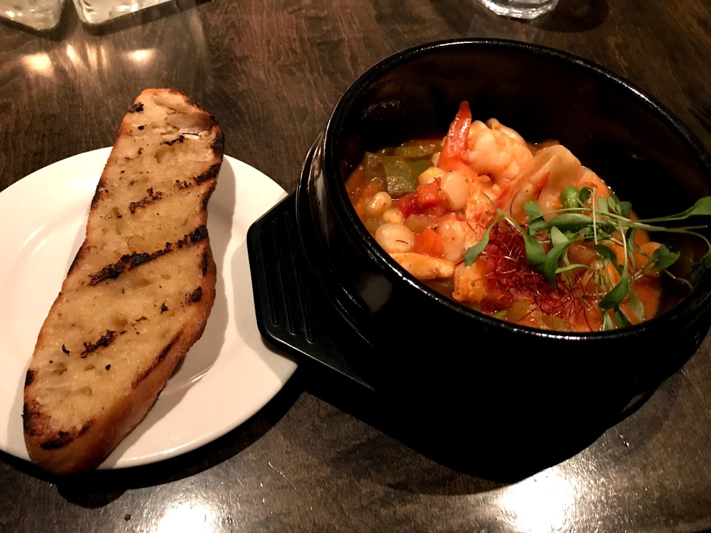 Zee Grill Seafood Restaurant & Oyster Bar | 641 Mt Pleasant Rd, Toronto, ON M4S 2M9, Canada | Phone: (416) 484-6428