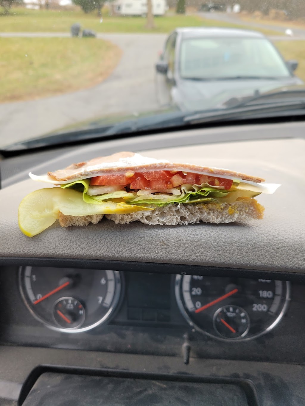 Lennys Deli | 4415 Wheatley St, Sydenham, ON K0H 2T0, Canada | Phone: (613) 376-1111