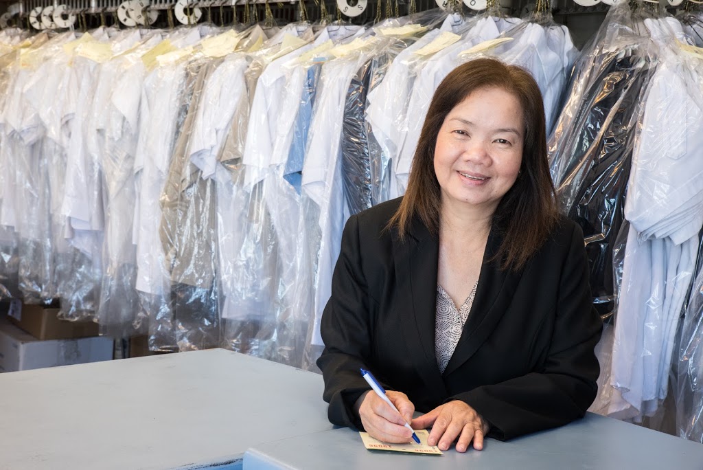 Star Lite Drycleaners | 2353 Bevan Ave Local 2, Sidney, BC V8L 4M9, Canada | Phone: (250) 655-7190