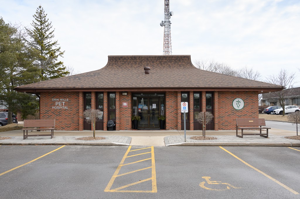 Erin Mills Pet Hospital | 2400 Dunwin Dr, Mississauga, ON L5L 1J9, Canada | Phone: (289) 814-1539