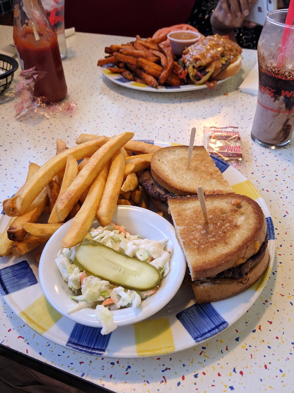 Wimpys Diner | 441 Dunlop St W, Barrie, ON L4N 1C3, Canada | Phone: (705) 735-6368