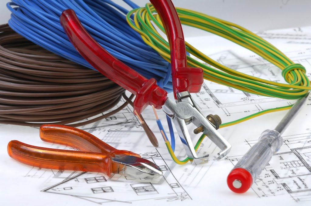 AMP CHAMP INC. | 24 Ronell Crescent, Collingwood, ON L9Y 4J7, Canada | Phone: (705) 446-3088