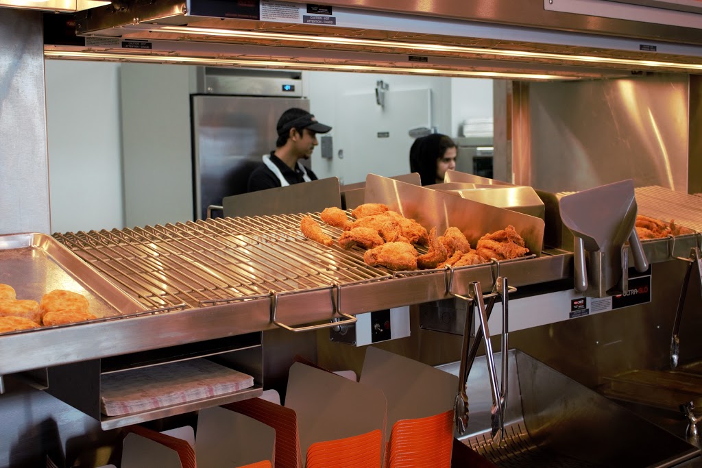Quik Chik | Unit 3, 1476 Dundas St E building d4, Mississauga, ON L4X 1L4, Canada | Phone: (905) 896-7861
