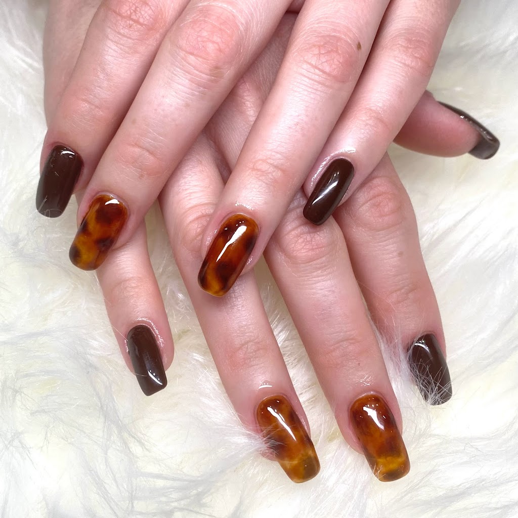 Kiki Nail Studio | 22 Queen St E, Cambridge, ON N3C 2A6, Canada | Phone: (519) 721-7668