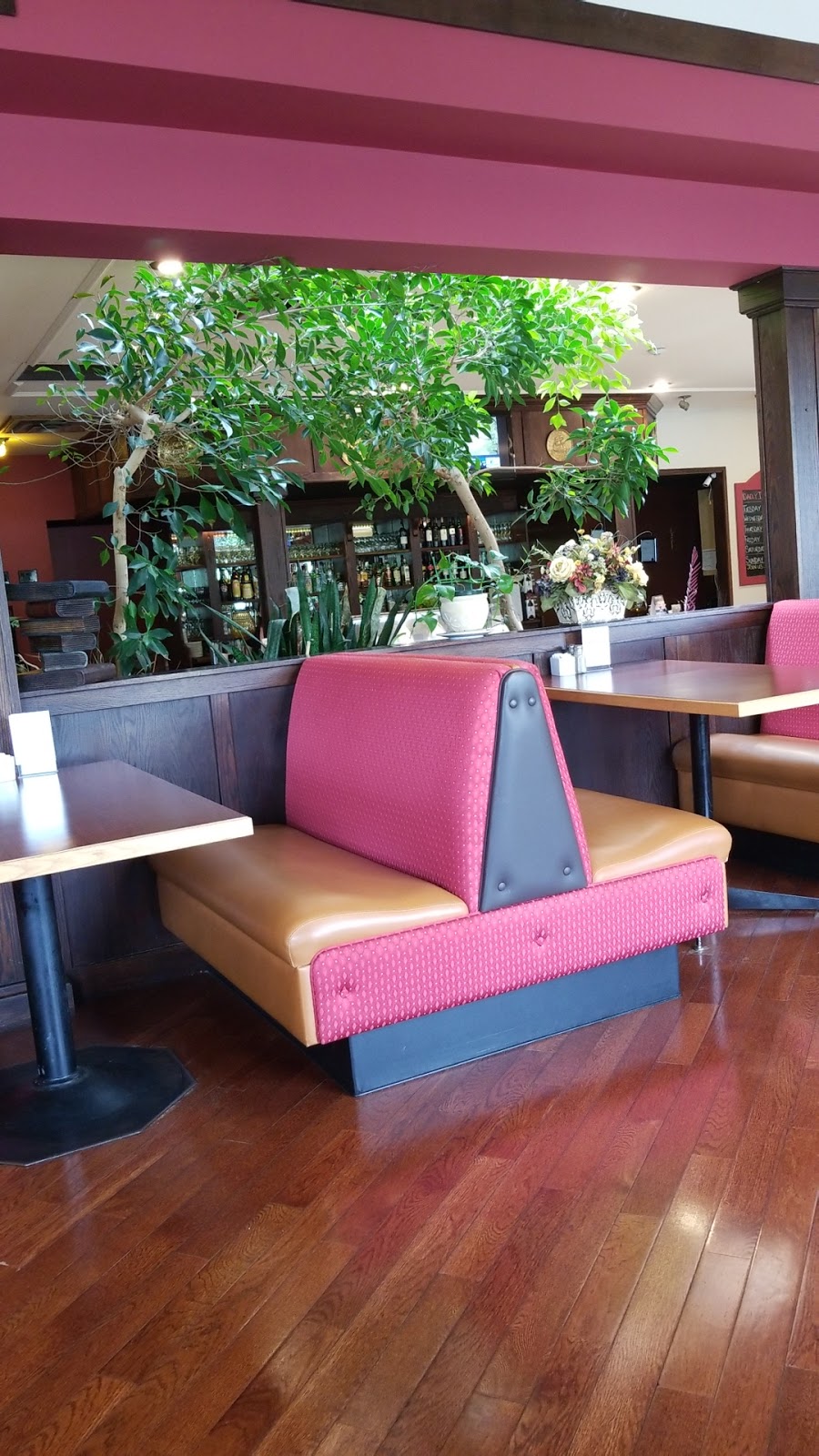 Chakalaka Bar & Grill | 13230 Trans-Canada Hwy, Ladysmith, BC V9G 1L8, Canada | Phone: (250) 924-0324