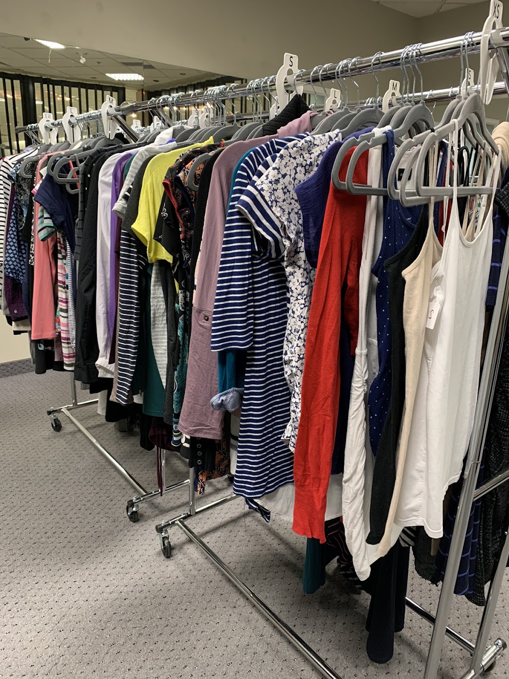 Mom to Mom Maternity Wear | 2449 ON-11, Oro-Medonte, ON L4N 7R9, Canada | Phone: (705) 791-8729