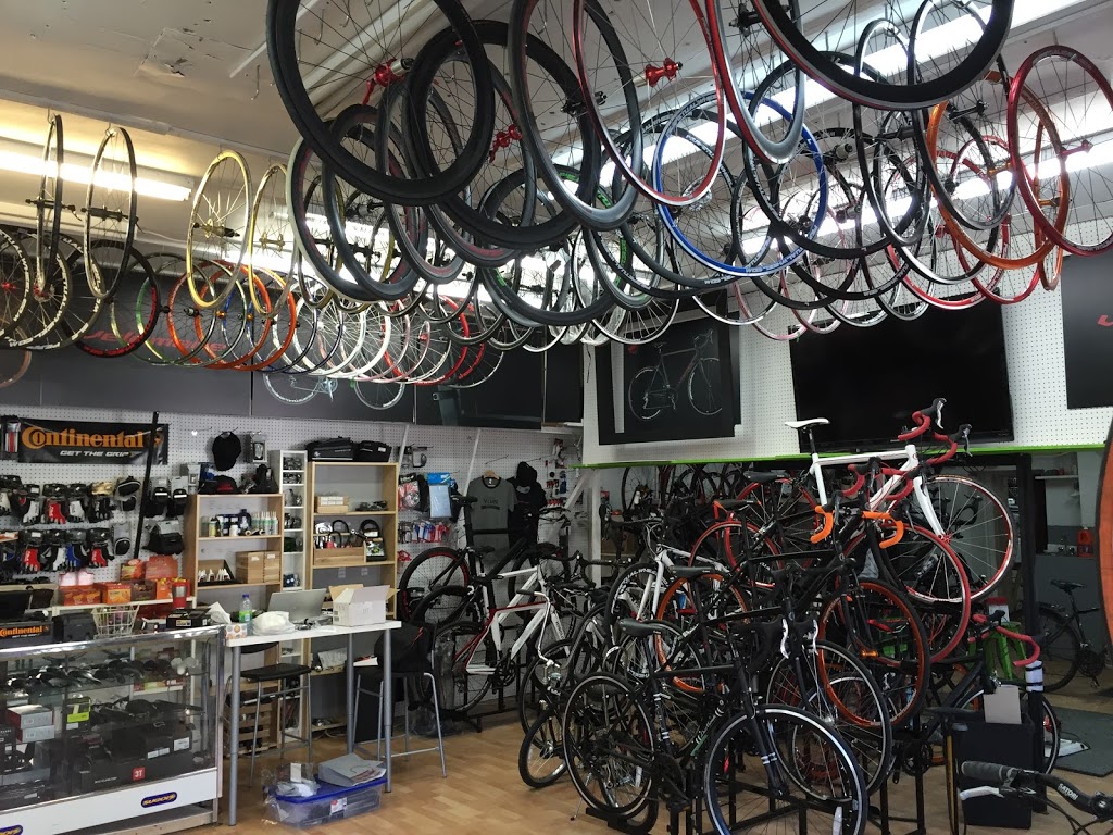 Boutique Vélomane | 3898 Rue Hochelaga, Montréal, QC H1W 1J7, Canada | Phone: (514) 259-7606