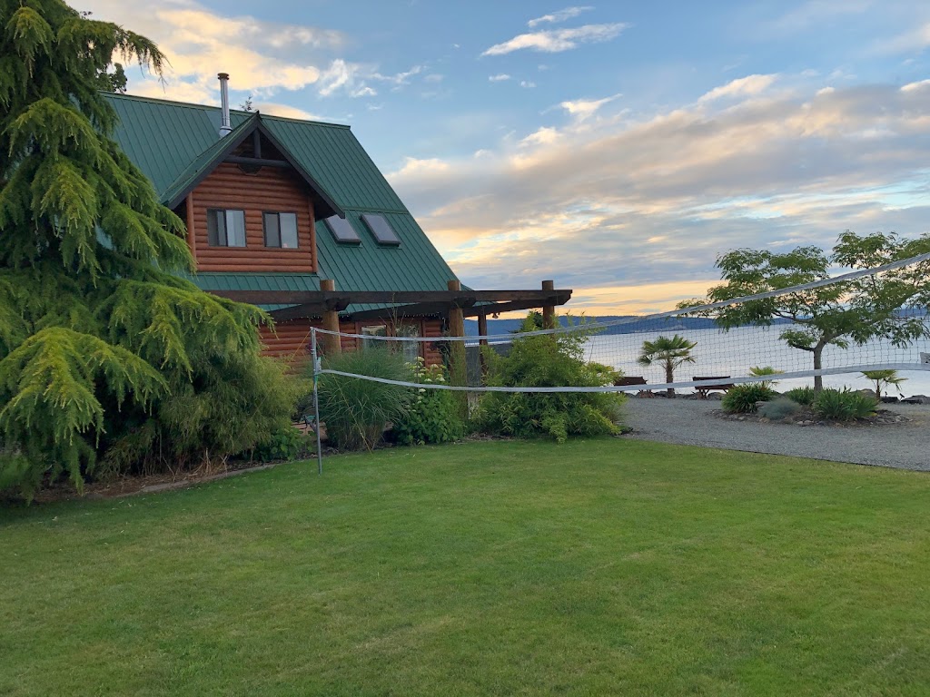 Qualicum Breeze Beach House | 6705 Island Hwy W, Bowser, BC V0R 1G0, Canada | Phone: (250) 757-8595
