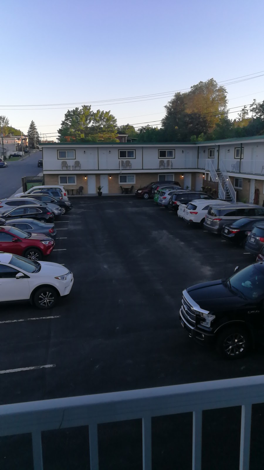 Motel Miami | 300 Rue Antoine Pinard, Trois-Rivières, QC G8T 6K7, Canada | Phone: (819) 375-7391